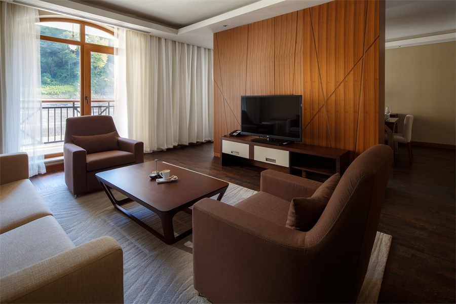 635920797093990107-2dcecc4d-3d25-4ca0-8192-4bccd24d01e3