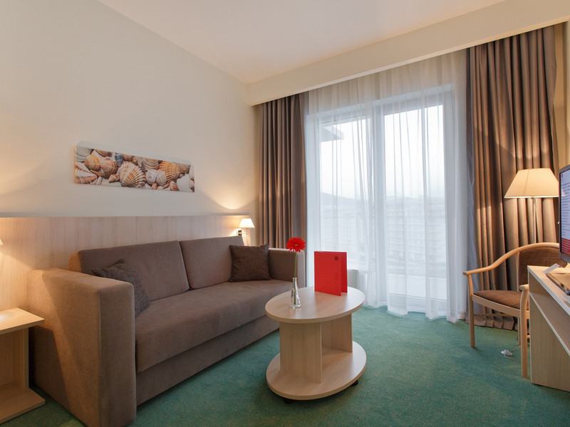 4bb73390d59c49fc8599729d61654364